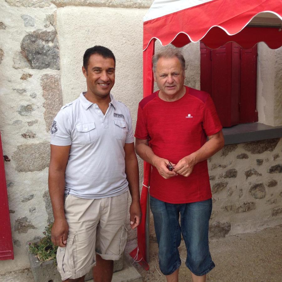 Les Maitres Sonneurs Bed and Breakfast Huriel Eksteriør billede